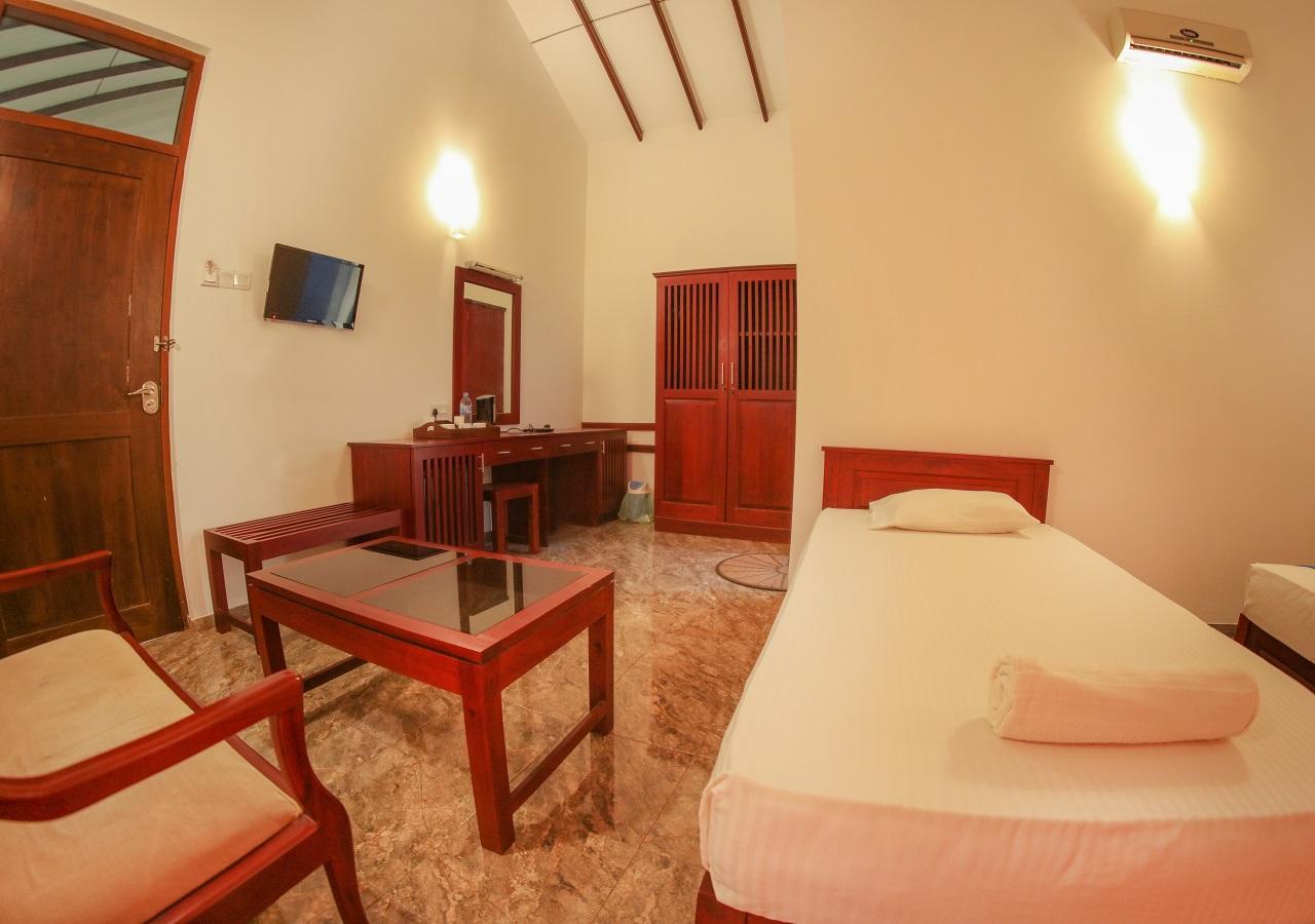 White Rose Beach Resort Marawila Exterior photo