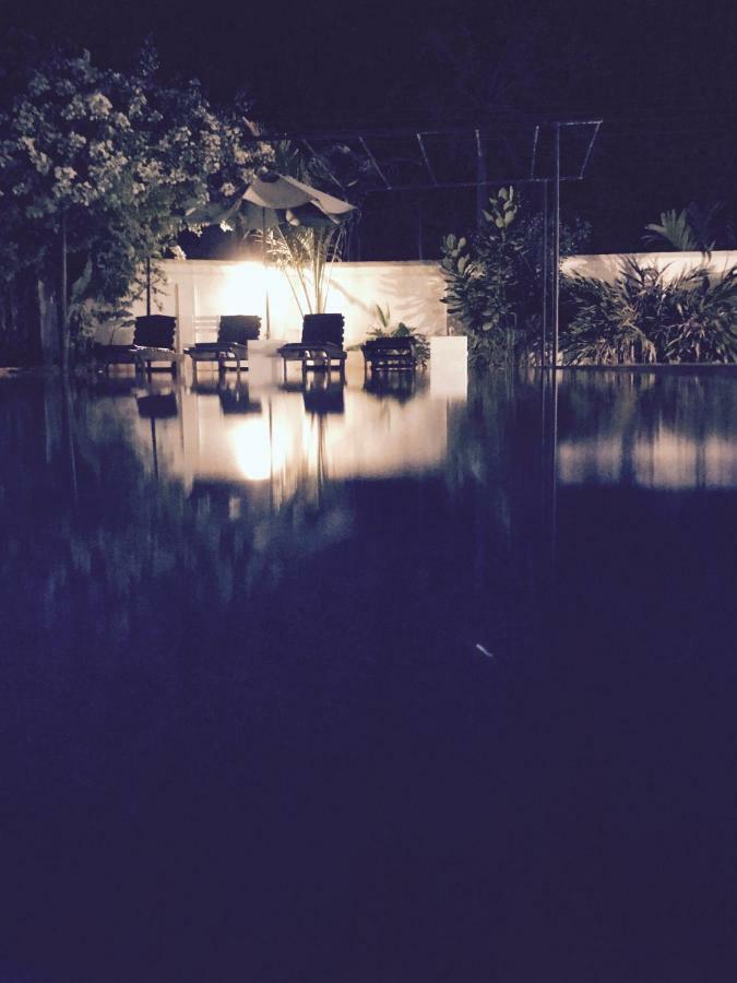 White Rose Beach Resort Marawila Exterior photo
